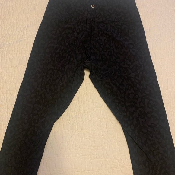 Lulu Lemon animal print capris - Picture 2 of 4